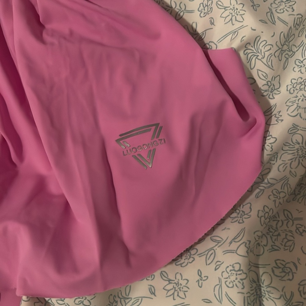 Pink flowy shorts - Picture 2 of 4